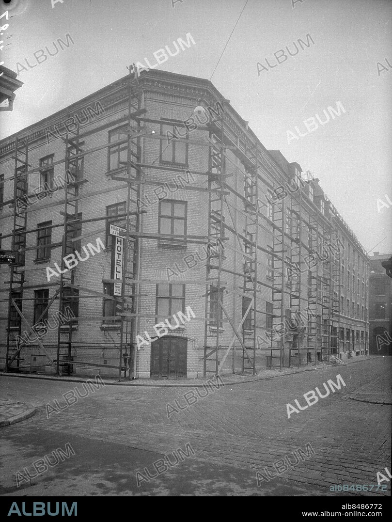GÖTEBORG 1944-11-28.. Fastigheten Frälsningsarméns hotell på Postgatan i Nordstaden. *** Local Caption *** GT Krep - 2011-09 Foto: Kamerareportage / TT / Kod: 2524.