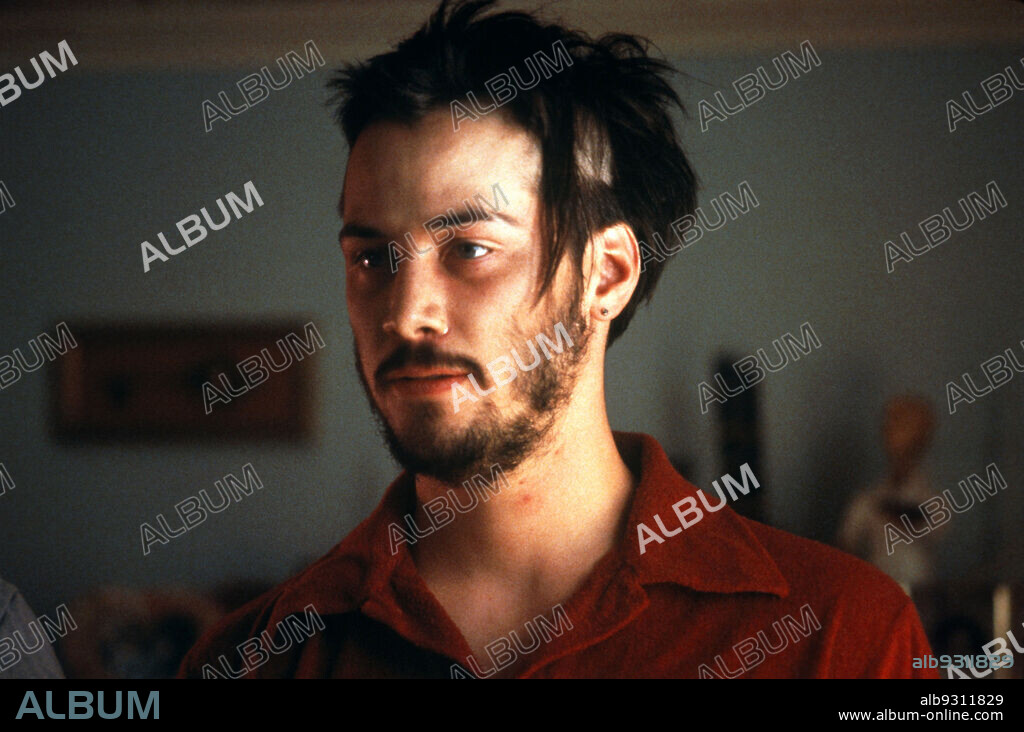 KEANU REEVES en TE AMARÉ HASTA QUE TE MATE, 1990 (I LOVE YOU TO DEATH), dirigida por LAWRENCE KASDAN. Copyright TRISTAR PICTURES.