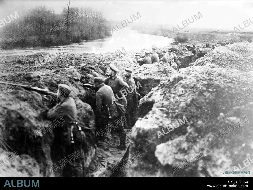 German trenches on the Aisne. The First Battle of the Aisne was the Allied follow-up offensive against the right wing of the German First Army (led by Alexander von Kluck) and Second Army (led by Karl von BÃ¼low) as they retreated after the First Battle of the Marne earlier in September 1914. The offensive began on the evening of September 13, after a hasty pursuit of the Germans. It soon became clear that neither side could budge the other and since neither chose to retreat, the impasse hardened into stalemate that would lock the antagonists into a relatively narrow strip for the next four years. Bain News Service, circa 1914-15.