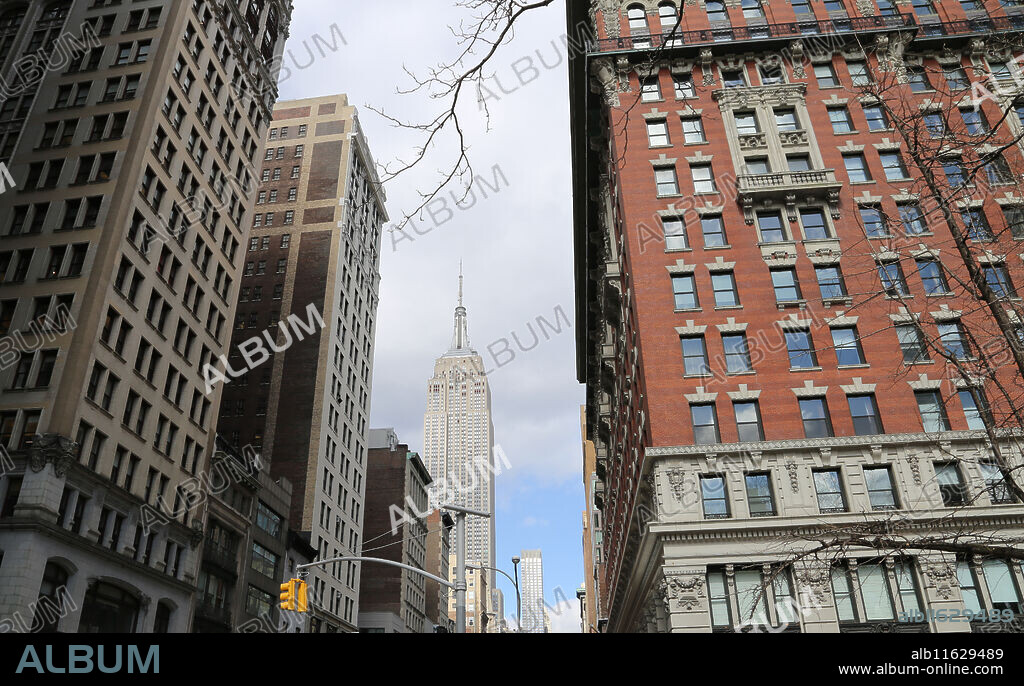SHREVE, LAMB, AND HARMON. ARCHITECTURAL FIRM. 1929-1931. United States. New York City. Lower Manhattan. 5th Avenue. Empire State Building.