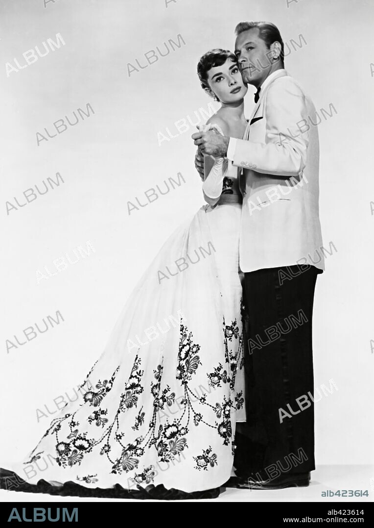 AUDREY HEPBURN y WILLIAM HOLDEN en SABRINA, 1954, dirigida por BILLY WILDER. Copyright PARAMOUNT PICTURES.