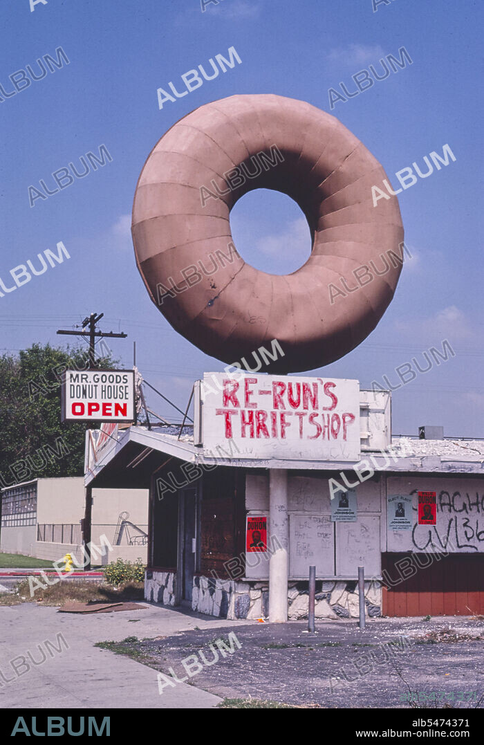 1980s America -  Mr Good's Donut House, Compton, California 1981.