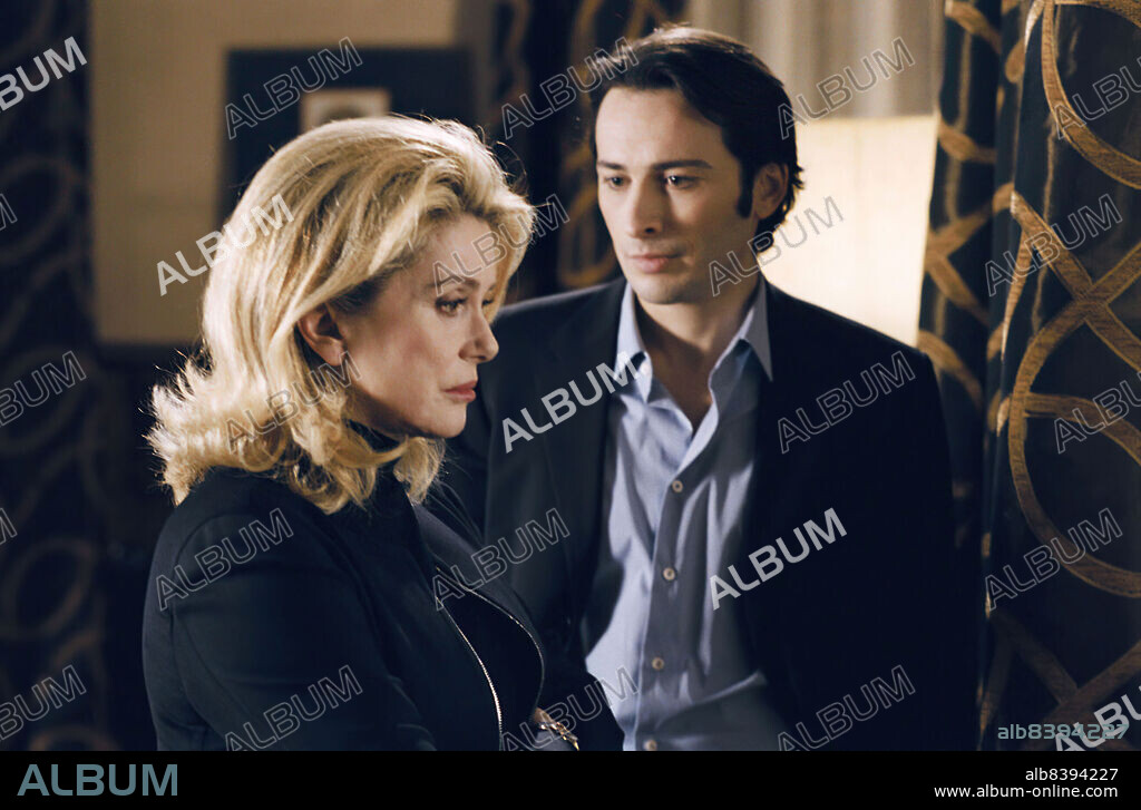 CATHERINE DENEUVE et MICHAËL COHEN dans LE HÉROS DE LA FAMILLE, 2006 (LE HEROS DE LA FAMILLE), réalisé par THIERRY KLIFA. Copyright SBS FILMS.