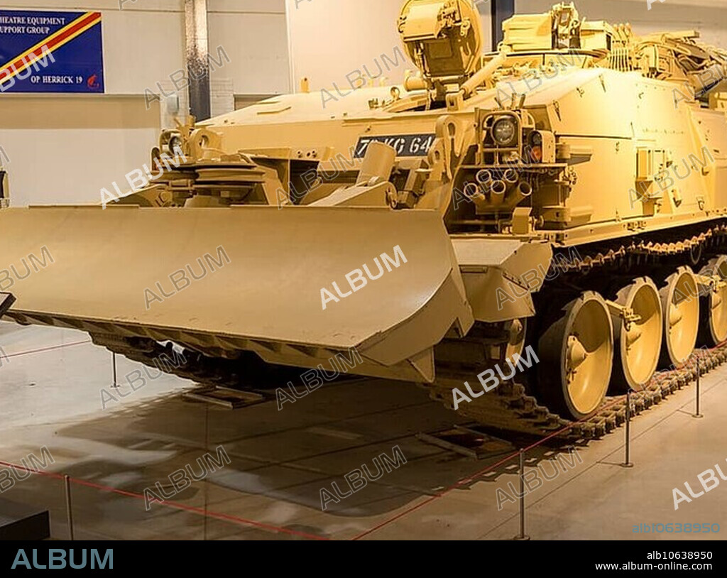 Challenger Armoured Repair and Recovery vehicle (CRARRV), REME museum, MOD Lyneham, Wiltshire, England, UK.
