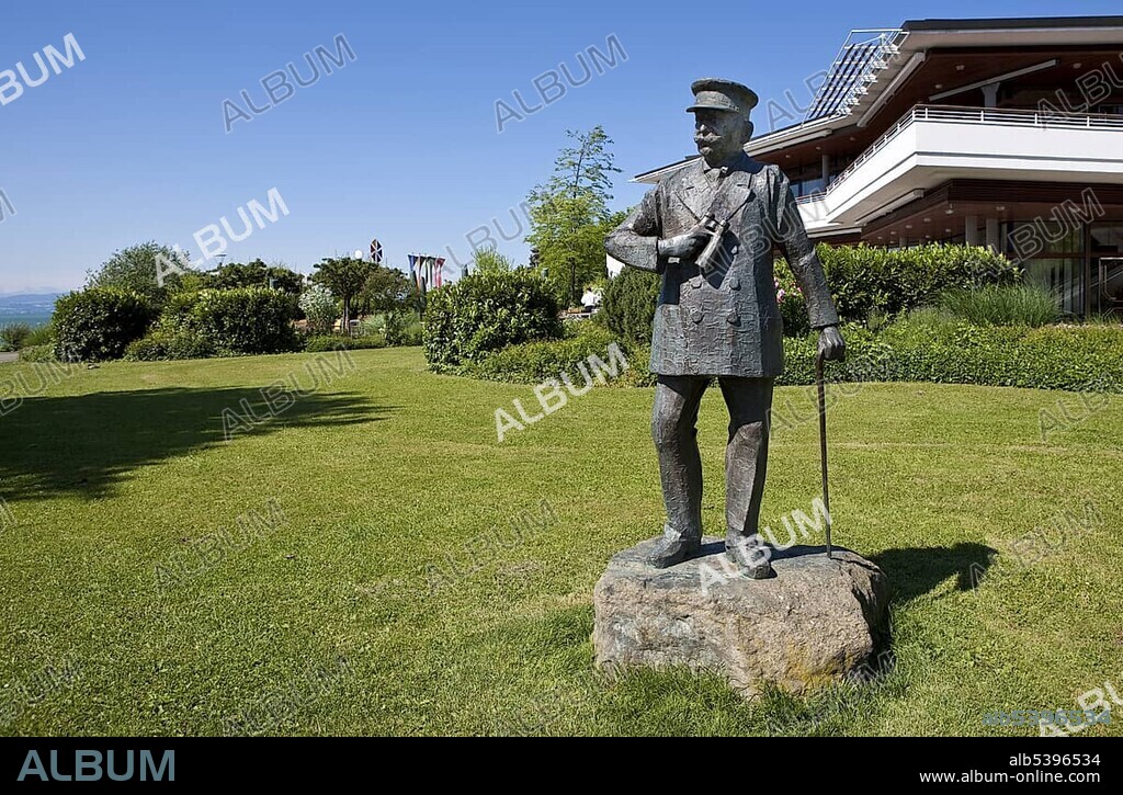 Monument to Ferdinand von Zeppelin, in front of the Graf Zeppelin House, Friedrichshafen on Lake Constance, Baden-Wuerttemberg, Germany, Europe.