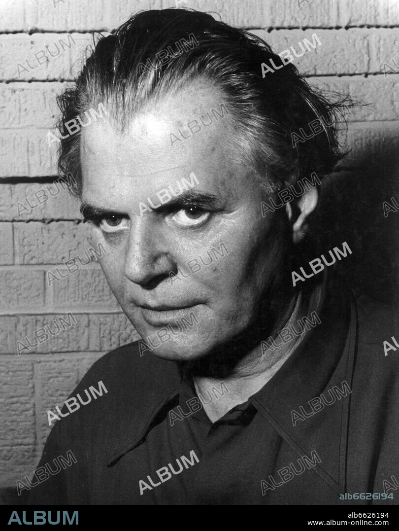Author Fritz von Unruh. Portrait by photographer Fred Stein (1909-1967) who emigrated 1933 from Nazi Germany to France and finally to the USA.