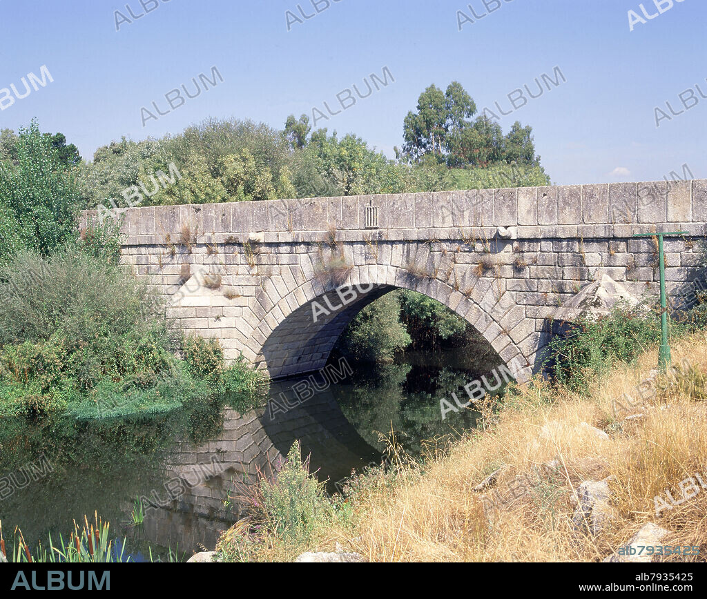 JUAN DE HERRERA (1530-1597). EL PUENTE NUEVO SOBRE EL RIO GUADARRAMA - SIGLO XVI - ENTRE GALAPAGAR Y TORRELODONES ESTILO HERRERIANO DE SILLERIA DE GRANITO POR ORDE.