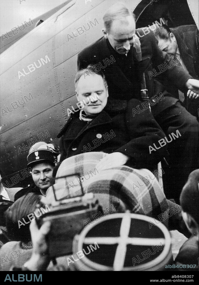Thorez Kicked Out of His Russian Sick-BedThe scene when Thorez left France for Moscow in a special soviet plane... the Russians said that they would soon make him a healthy man... now Thorez is too ill to travel the return trip by plane... he is returning by train. Fifty-three-year-old Maurice Thorez, France's invalid communist leader, has been ordered home to Paris from his Moscow sick bed to try and reorganize the split and bewildered French communist party. Reports from Paris state that Thorez has been granted full powers by Malenkov to rearrange the party leadership and beat the ambitious rivalries into line. March 30, 1953. (Photo by Paul Popper).