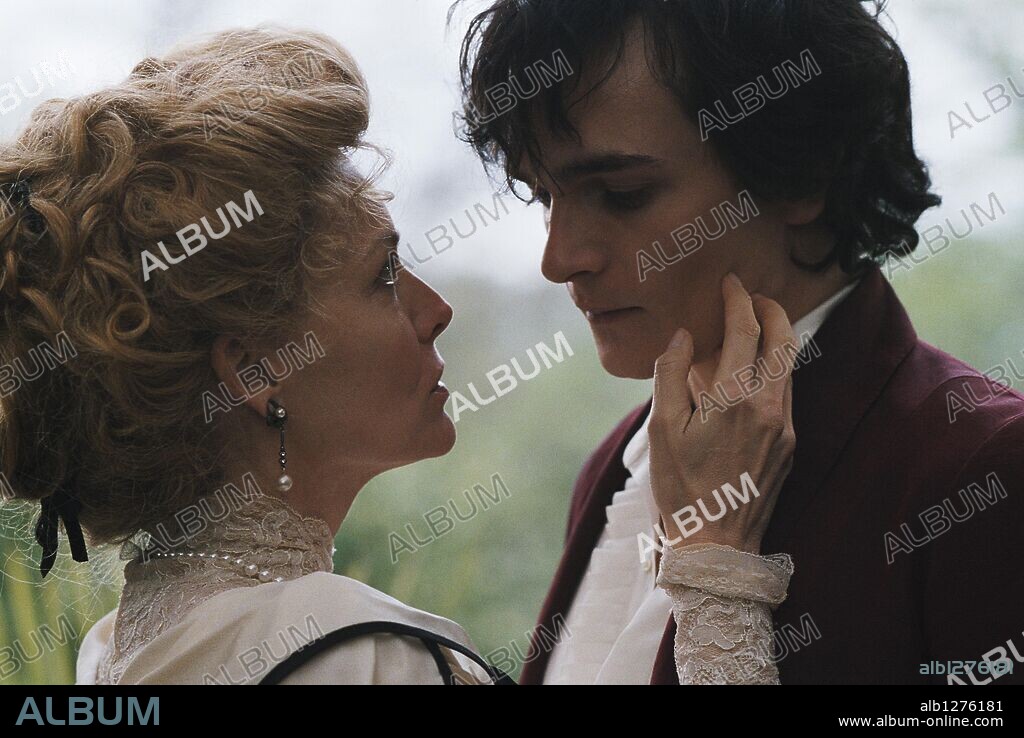 MICHELLE PFEIFFER und RUPERT FRIEND in CHÉRI - EINE KOMÖDIE DER EITELKEITEN, 2009 (CHERI), unter der Regie von STEPHEN FREARS. Copyright BILL KENWRIGHT FILMS.