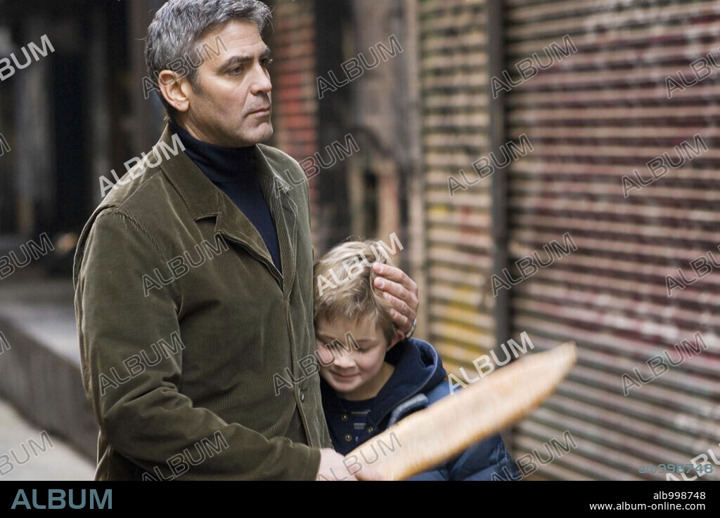 AUSTIN WILLIAMS y GEORGE CLOONEY en MICHAEL CLAYTON, 2007, dirigida por TONY GILROY. Copyright SAMUEL MEDIA/CASTLE ROCK ENTERTAINMENT/MIRAGE ENTERPRISES.