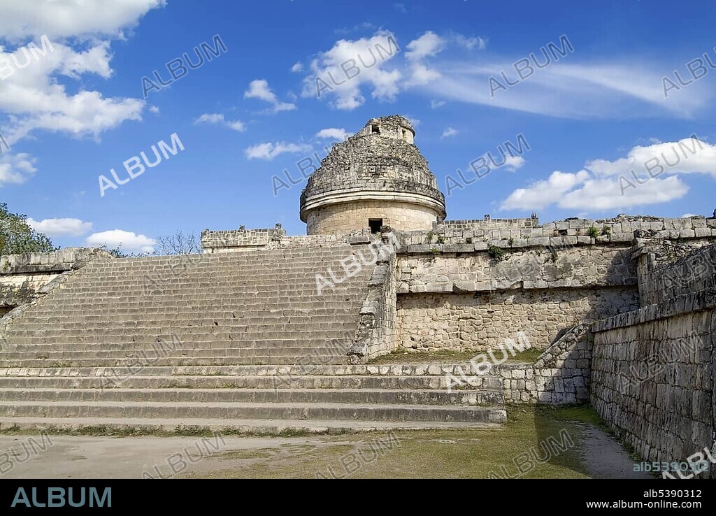 Chichen Itza, El Caracol, The Snail also called The Observatory, Yucatan, Mexico, UNESCO World Heritage Site, Central America.