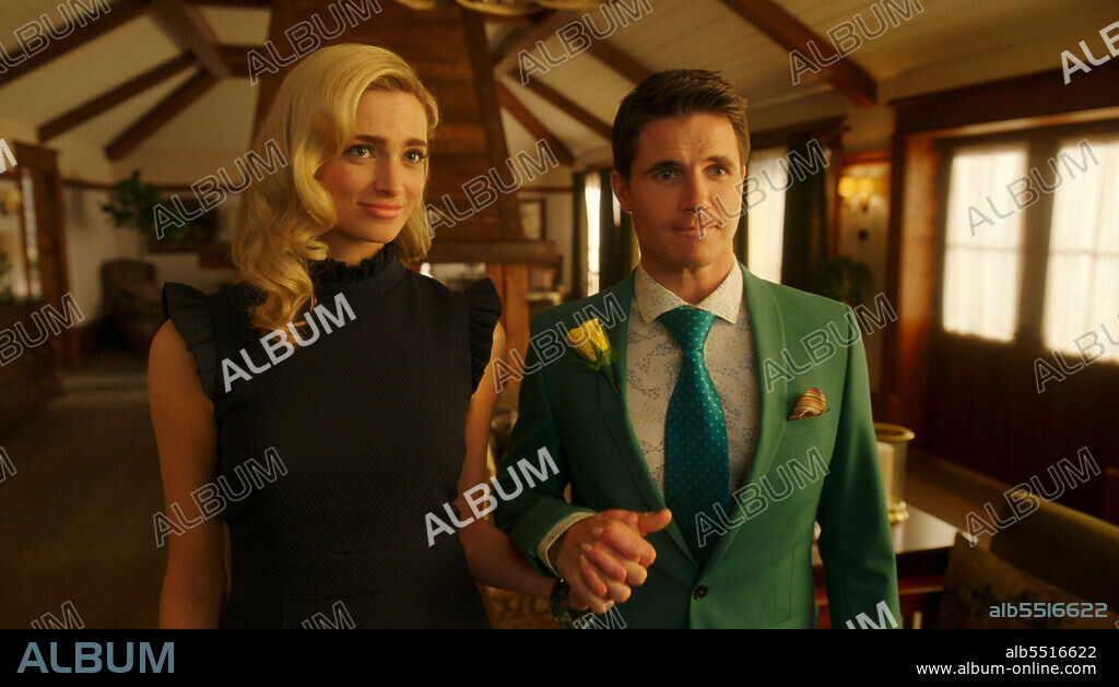 ALLEGRA EDWARDS and ROBBIE AMELL in UPLOAD, 2020, directed by JEFFREY BLITZ. Copyright AMAZON STUDIOS.