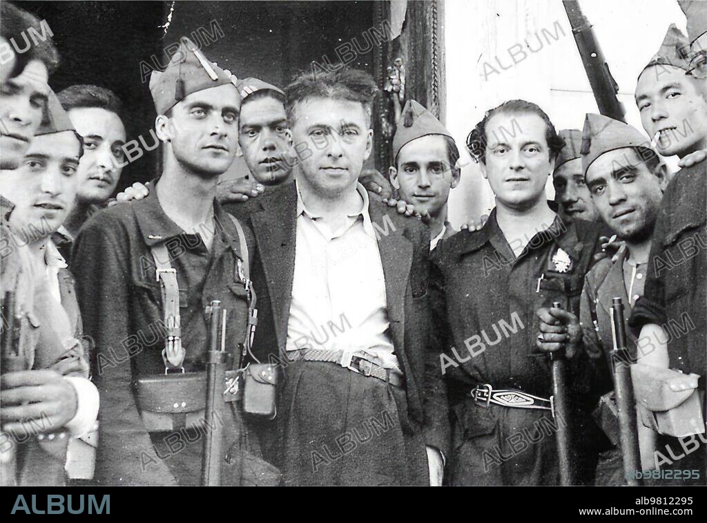 1937. Una imagen de Rafael Alberti durante la Guerra Civil.