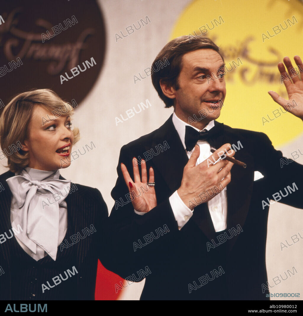 Harald Juhnke and Barbara Schöne are moderating the late-night show Musik ist Trumpfat the ZDF wishing concert, Germany 1979.