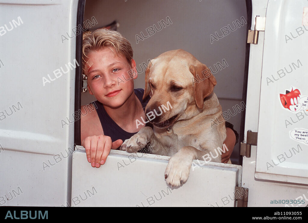 Max uses all his skills to convince Lindl that Juli is harmless and lets them both camp at his scrap yard for a while. MAX RIEMELT and dog JULI aka. Caught in the act / Headline: TWO ALONE / D 1998.