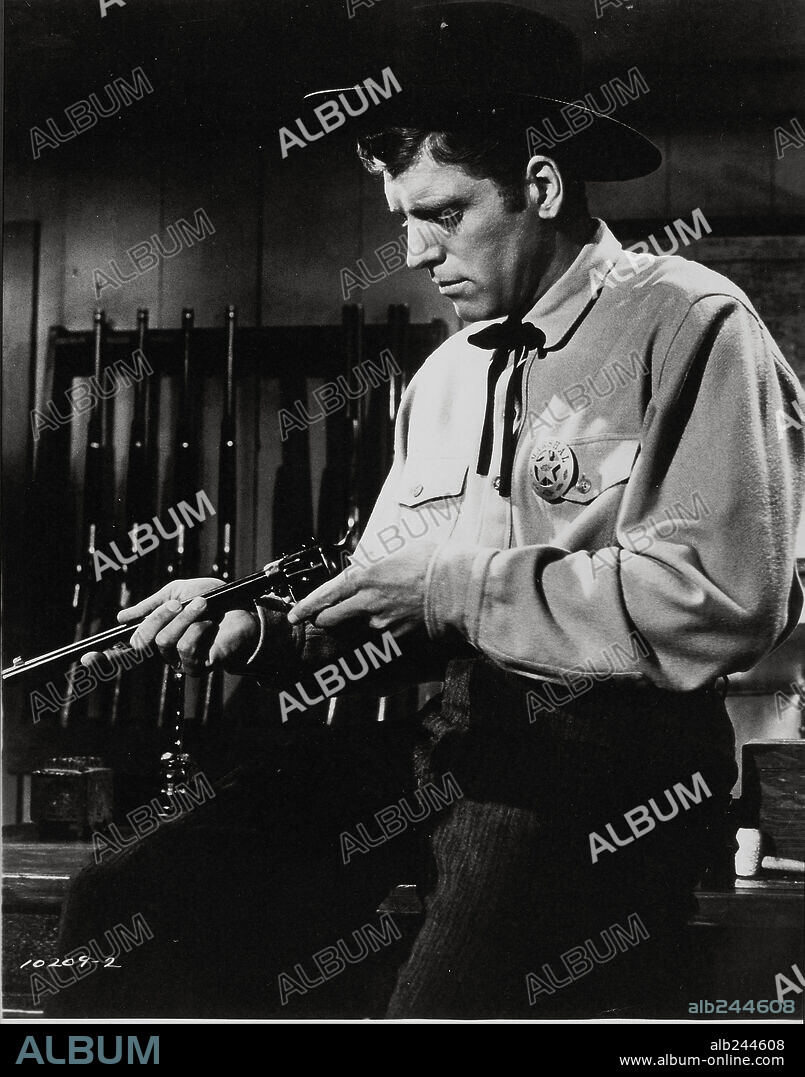 BURT LANCASTER en DUELO DE TITANES, 1957 (GUNFIGHT AT THE O. K. CORRAL), dirigida por JOHN STURGES. Copyright PARAMOUNT PICTURES.