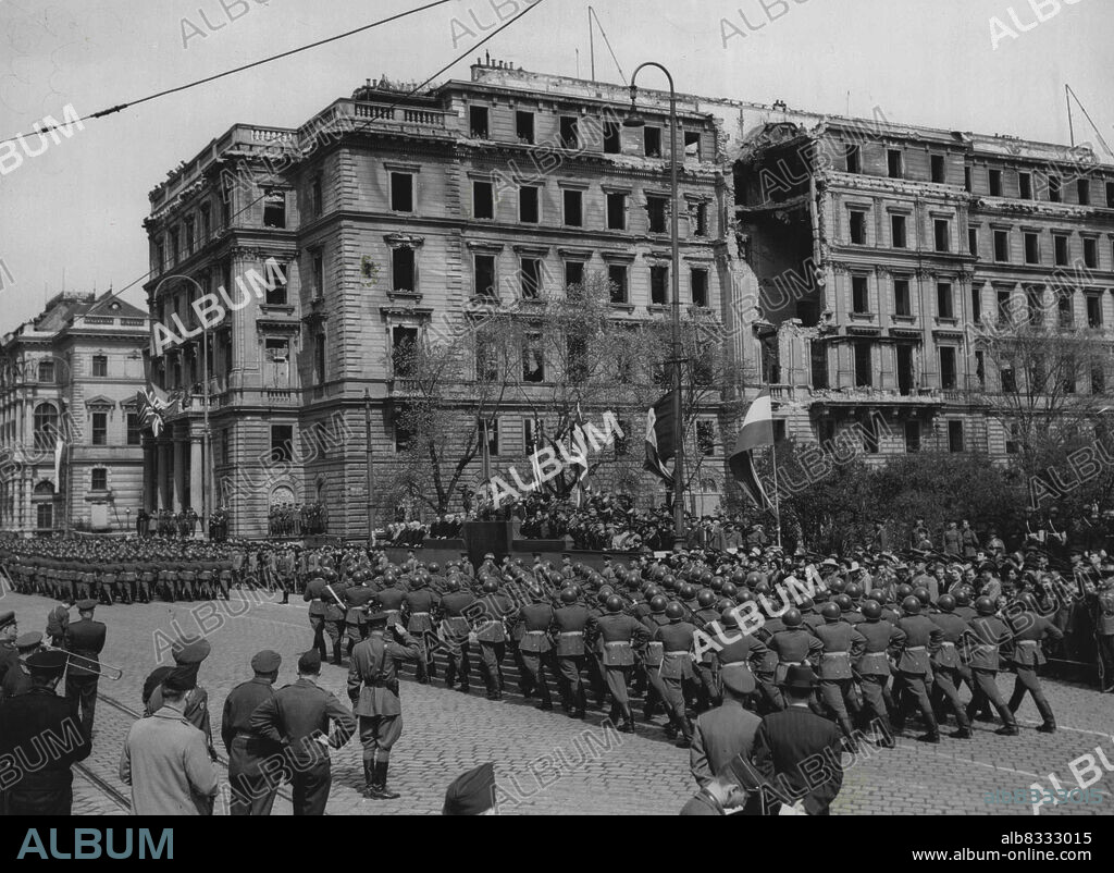 Allied Troops March Through Vienna on Anniversary of Liberation -- Red Army troops marching through Vienna during the liberation day parade on Apr 13.
A Great military parade was held in Vienna on Apr 13 to celebrate the first anniversary of the liberation of the city by the Red Army. Soviet troops formed the bulk of the marching troops but contingent were provided by British, American and French forces sharing in the occupation of Austria. May 01, 1946. (Photo by Associated Press Photo).