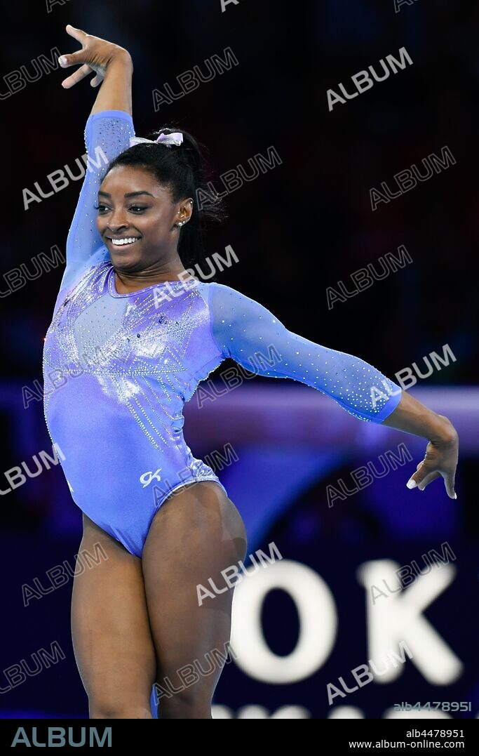 13 October 2019, Baden-Wuerttemberg, Stuttgart: Gymnastics: World Championships, apparatus finals, women: Simone Biles from the USA is doing gymnastics on the ground. (Credit Image: © Tom Weller/DPA via ZUMA Press). 13/10/2019