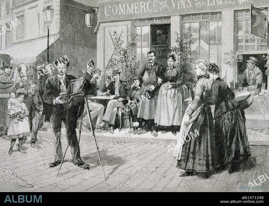 Street photographer. 19th century. Paris. France. Recorded in "L'Illustration", 1897.