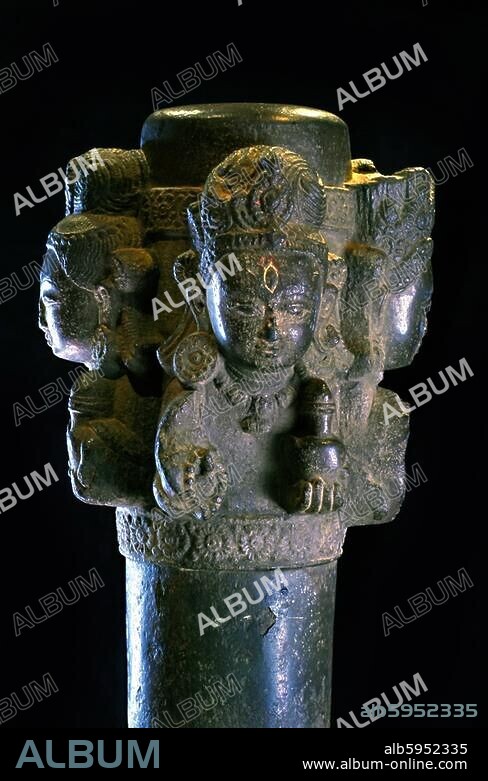 Nepal, 17th / 18th century.-Shiva Linga (Lingam of Hindu deity Shiva) with four faces.-Detail. Stone, height 54.5cm.