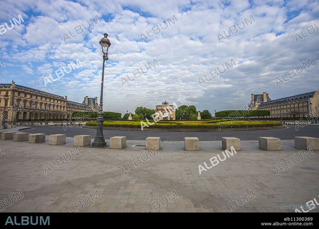 Europe, France, Paris, place du Carrousel during confinement.