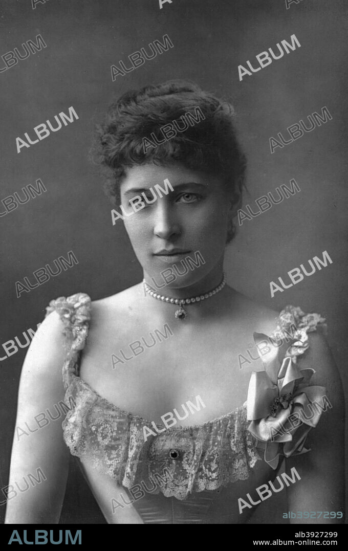 Lillie Langtry (1853-1929), English actress, 1890. Langtry was infamous for being the semi-official mistress to the Prince of Wales, the future King Edward VII. From The Cabinet Portrait Gallery, first series, Cassell and Company Limited (London, Paris and Melbourne, 1890).
