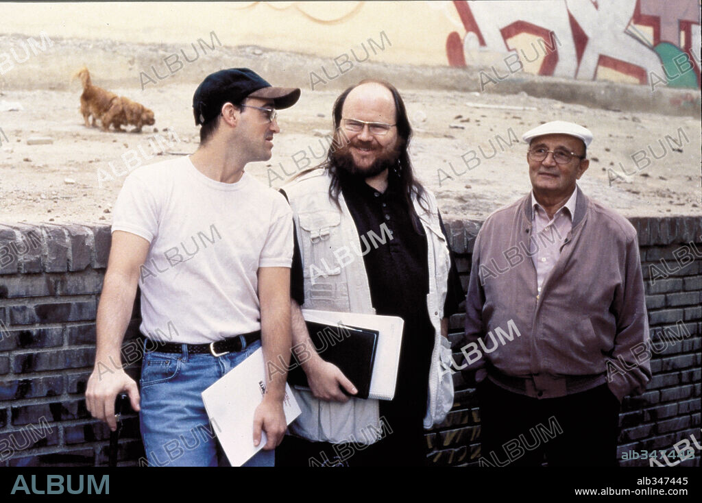 JAVIER CAMARA, SANTIAGO SEGURA y TONY LEBLANC en TORRENTE EL BRAZO TONTO DE LA LEY, 1998, dirigida por SANTIAGO SEGURA. Copyright ROCABRUNO/CARTEL.