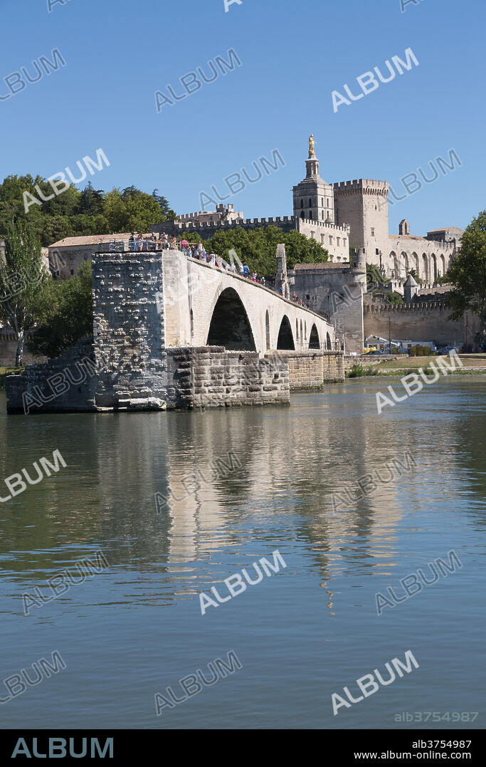 Pont St. Benezet, bridge on the River Rhone in the historic city of Avignon, UNESCO World Heritage Site, Vaucluse, Provence, France, Europe.