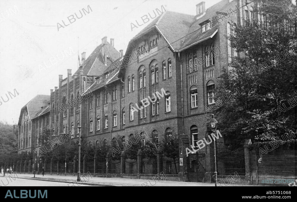 Berlin-Wedding, Jüdisches Altersheim in der Iranischen Straße 3 (fertiggestellt 1907). Außenansicht. Foto, Abraham Pisarek, undat. (1930er Jahre, vor 1939).