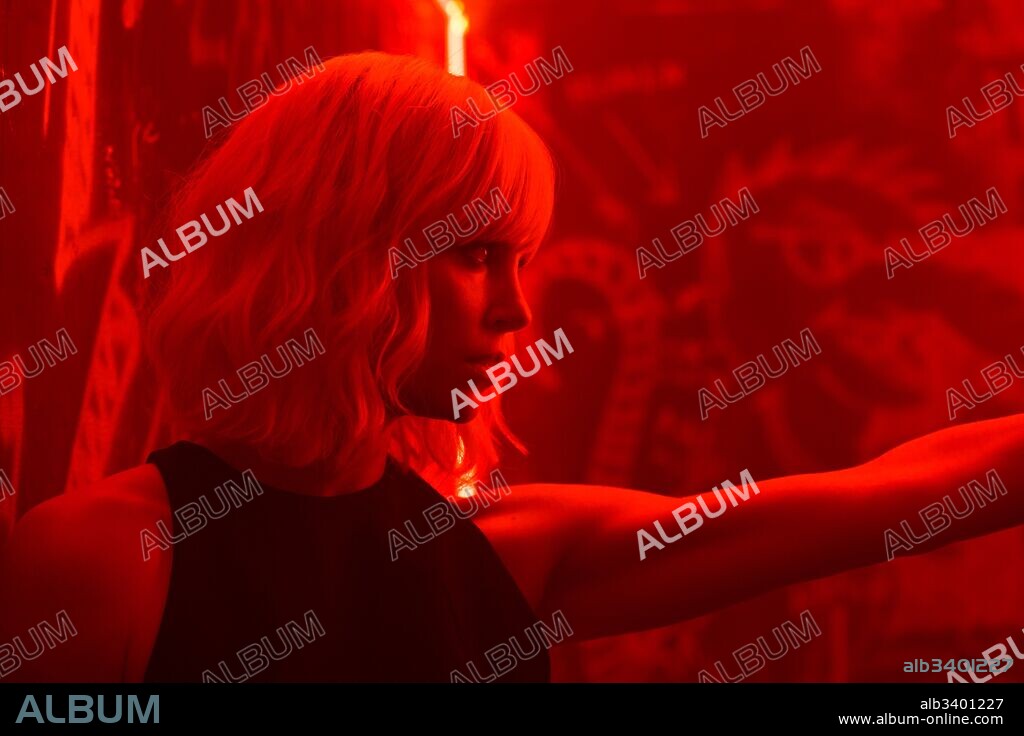 CHARLIZE THERON en ATOMICA [ATOMIC BLONDE], 2017 (ATOMIC BLONDE), dirigida por DAVID LEITCH. Copyright 87Eleven, Closed on Mondays Entertainment, Denver and Delila.