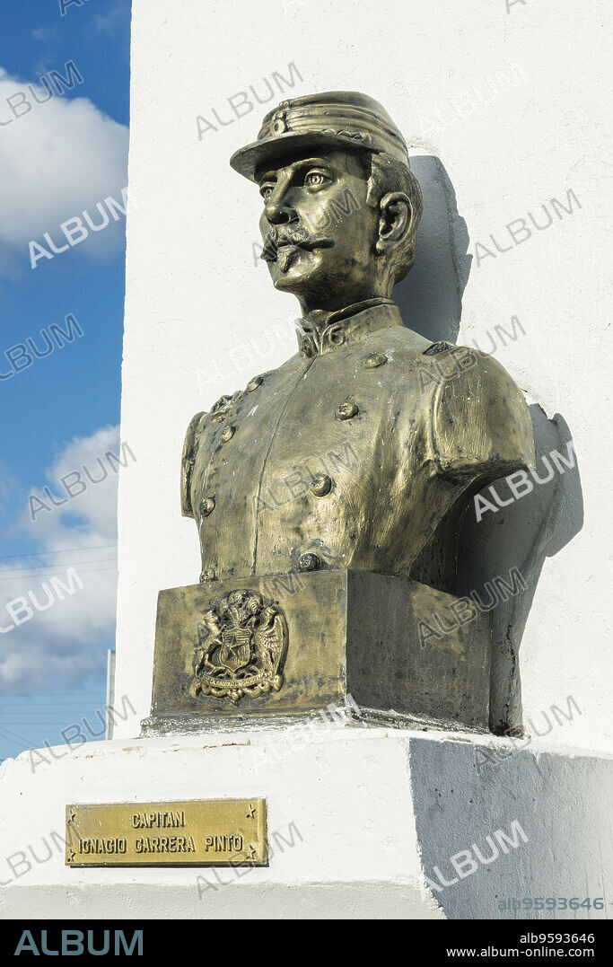 capitan ignacio Carrera Pinto, monumento a los heroes de la Concepcion, Punta Arenas -Sandy Point-, Patagonia, República de Chile,América del Sur.