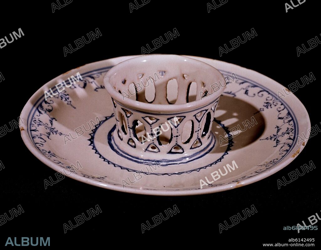 CERAMICA POPULAR DE ALCORA S XVIII-MANCERINA ESTILO BERAIN.