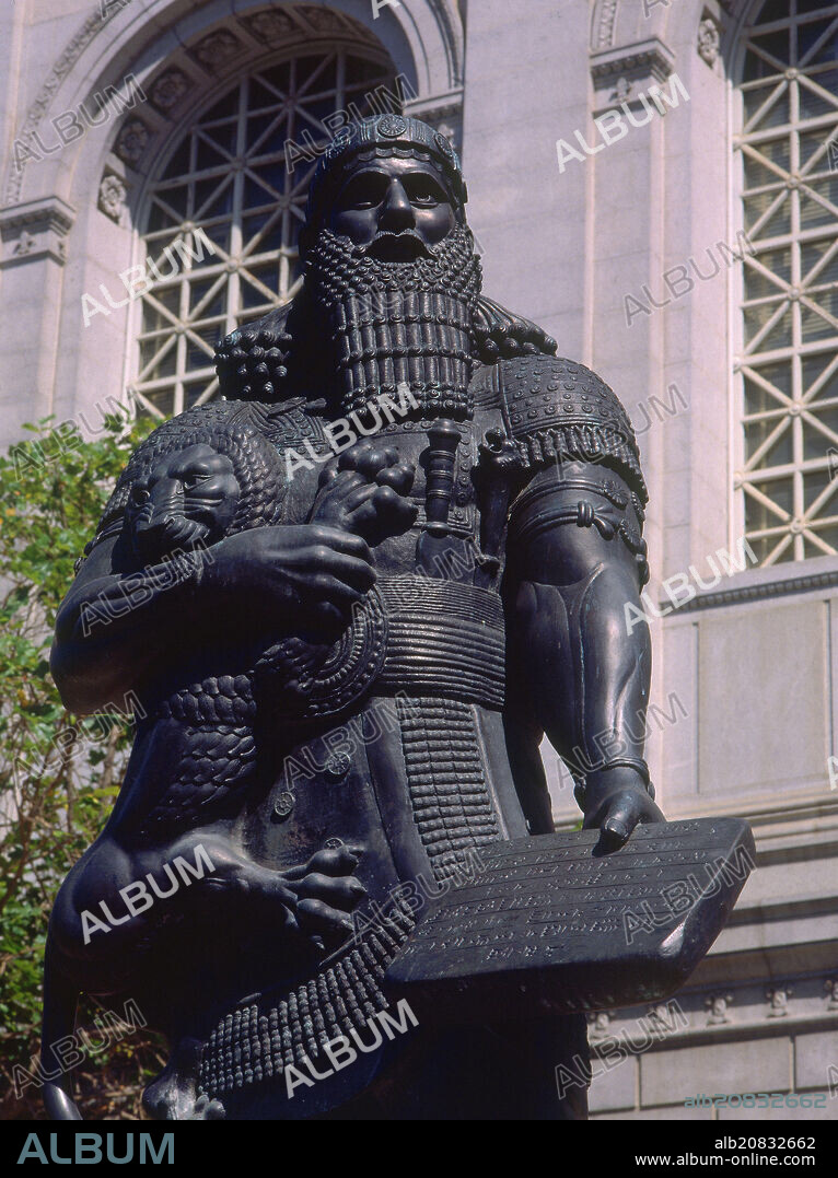 ESTATUA DE ASURBANIPAL.