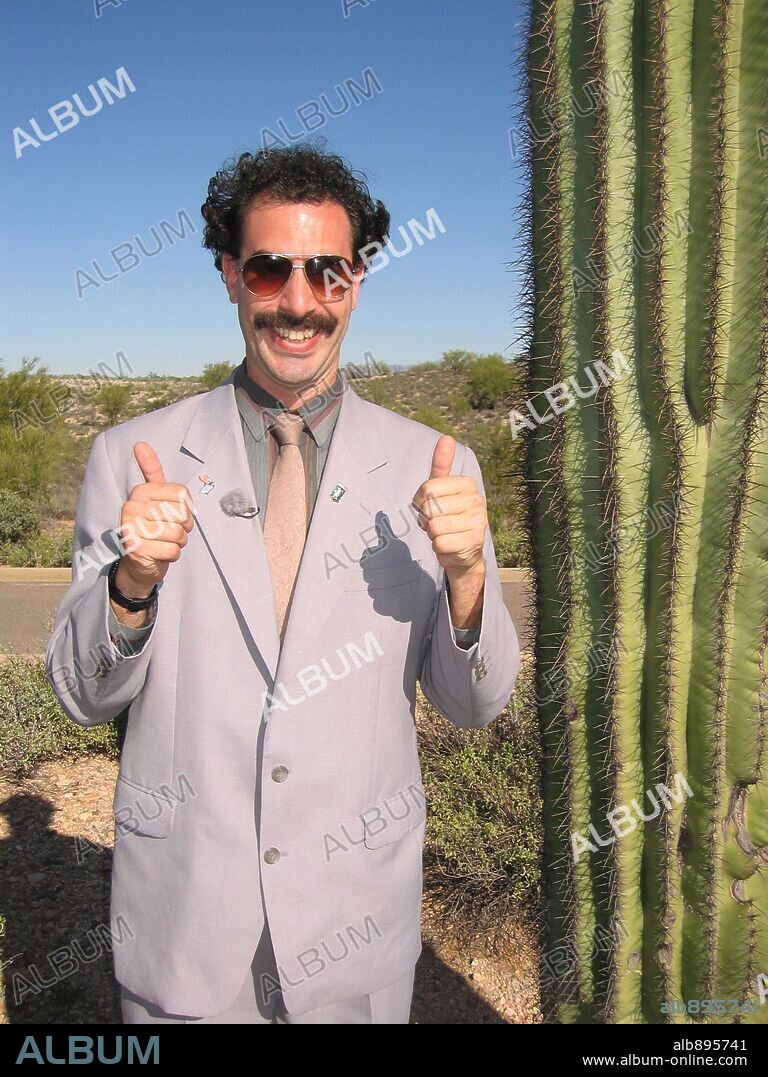 SACHA BARON COHEN en BORAT, 2006 (BORAT: CULTURAL LEARNINGS OF AMERICA FOR MAKE BENEFIT GLORIOUS NATION OF KAZAKHSTAN), dirigida por LARRY CHARLES. Copyright GOLD/MILLER PRODUCTIONS.