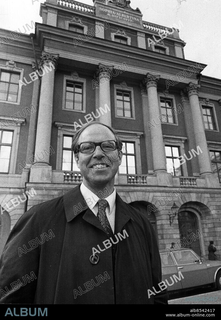 ARKIV -1978 . Utrikesminister Hans Blix framför UD den 18 oktober 1978. Foto: Sven Erik Sjöberg Kod: 53 . COPYRIGHT SCANPIX SWEDEN.