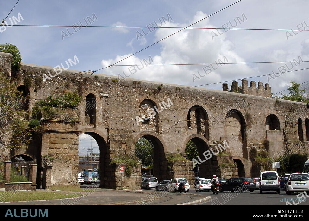 ARTE ROMANO. ITALIA. Vista de un tramo de las MURALLAS. ROMA.