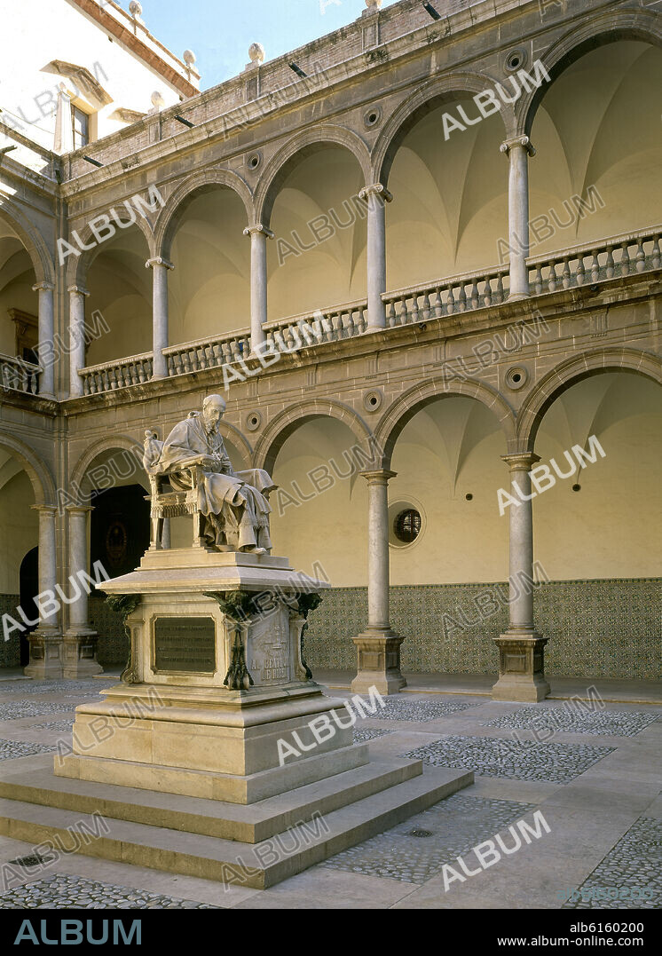 MARIANO BENLLIURE. MONUMENTO A JUAN RIBERA REALIZADO EN 1895 EN EL CLAUSTRO DEL COLEGIO DEL CORPUS CHRISTI REALIZADO POR GUILLEM DEL REY EN EL SIGLO XVI.