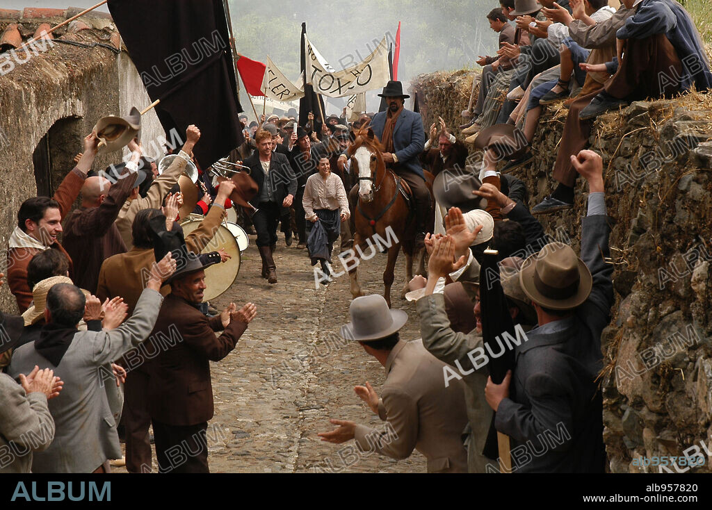 EL CORAZON DE LA TIERRA, 2007, dirigida por ANTONIO CUADRI. Copyright COSTA DO CASTELO FILMES/FUTURE FILMS LTD/MANUFACTURAS AUDIOV.