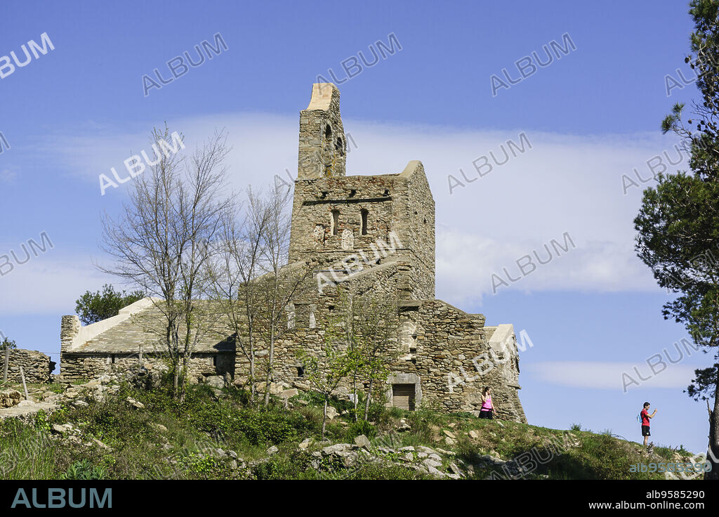 iglesia de Santa Elena, pueblo de Santa Creu, Parque Natural del cabo de Creus, Girona, Catalunya, Spain.
