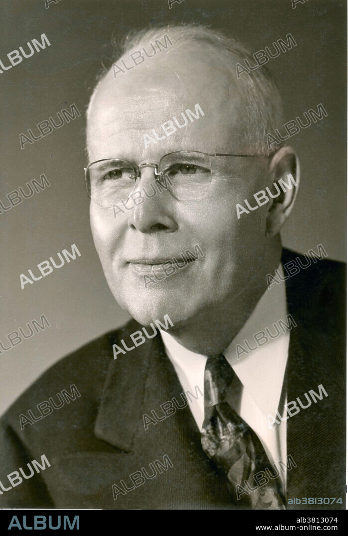 Walter C. Alvarez (1884-1978), US physician. Alvarez practiced internal medicine in San Francisco and the Mayo Clinic, Minnesota, USA. He also undertook clinical research, mainly focusing on the digestive tract. He was the first to investigate the electrical activity of the stomach. He authored several books on medicine and after retiring wrote a widely syndicated medical column that explained medical concepts and advancements to the public. He is the father of the Nobel Prize winning physicist Luis Walter Alvarez (1911-1988).
