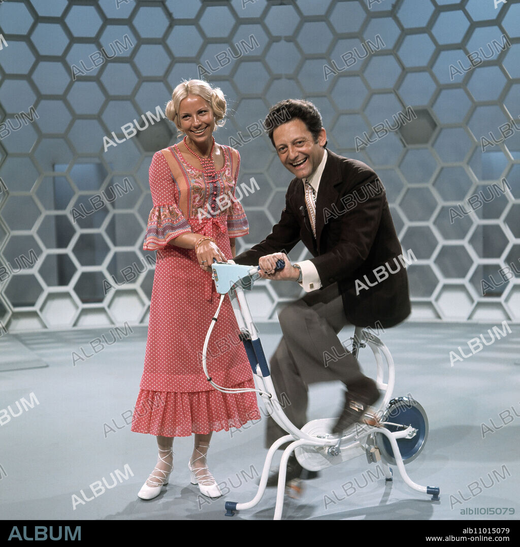 DALLI DALLI / HANS ROSENTHAL and assistant MONIKA SUNDERMANN, broadcast on 16.12.1971 Grimm406.