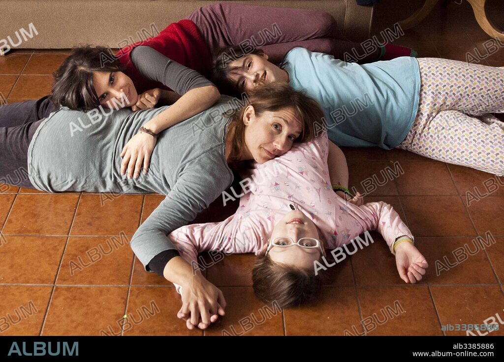 AGUSTINA MUÑOZ, EMILIA OSSANDON, JULIA LUBBERT y MARIANA LOYOLA en RARA, 2016, dirigida por PEPA SAN MARTIN. Copyright MANUFACTURA DE PELICULAS/LE TIRO CINE.