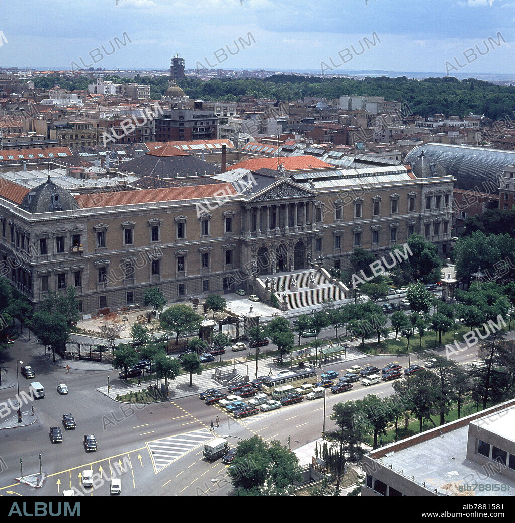 EDIFICIO DE BIBLIOTECA NACIONAL DESDE LAS TORRES DE COLON.