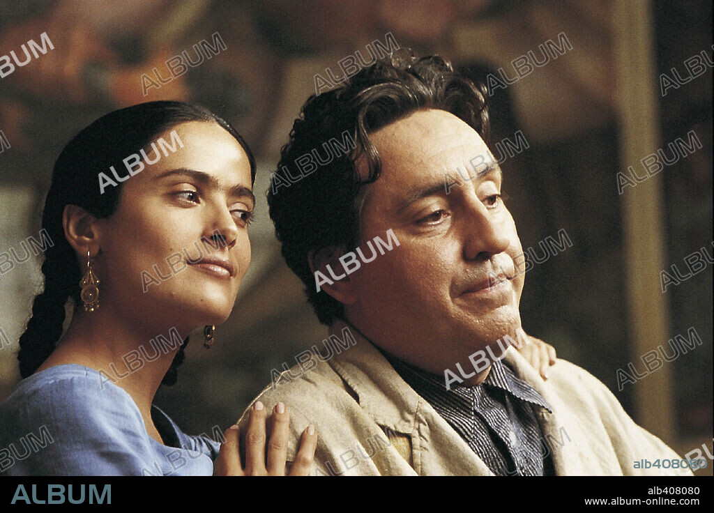 ALFRED MOLINA et SALMA HAYEK dans FRIDA, 2002, réalisé par JULIE TAYMOR. Copyright MIRAMAX / SOREL, PETER.