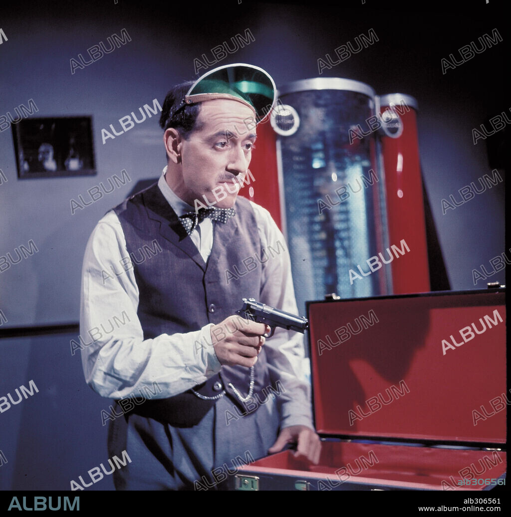 JOSE LUIS LOPEZ VAZQUEZ en TOTO DE ARABIA, 1964 (TOTO D'ARABIA), dirigida por JOSE ANTONIO DE LA LOMA.