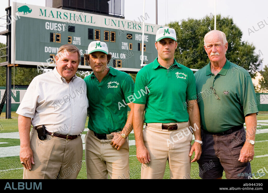 JACK LENGYEL, MATTHEW FOX, MATTHEW McCONAUGHEY and RED DAWSON in WE ARE MARSHALL, 2006, directed by MCG. Copyright WARNER BROS. PICTURES / MASI, FRANK.