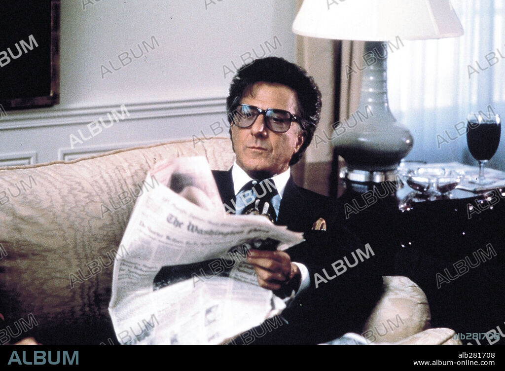 DUSTIN HOFFMAN dans WAG THE DOG, 1997, réalisé par BARRY LEVINSON. Copyright TRIBECA/BALTIMORE PICTURES/PUNCH.
