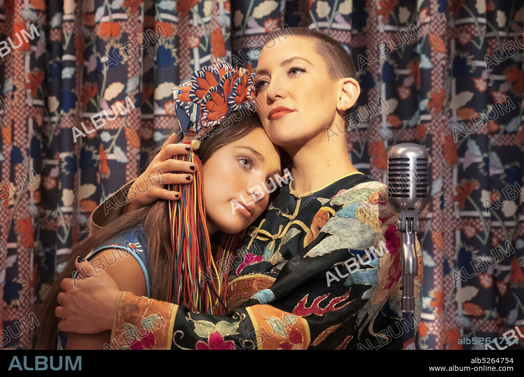 KATE HUDSON and MADDIE ZIEGLER in MUSIC, 2021, directed by SIA. Copyright Landay Entertainment / Atlantic Films.