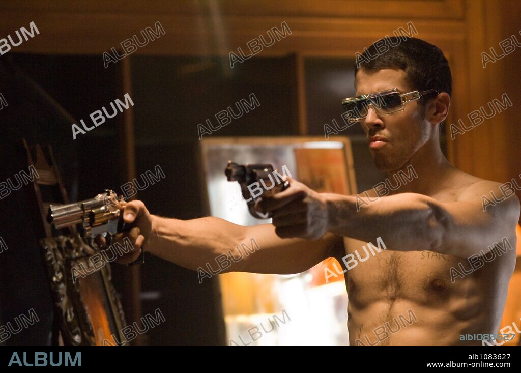 TOBY KEBBELL in ROCKNROLLA, 2008, unter der Regie von GUY RITCHIE. Copyright DARK CASTLE ENTERTAINMENT/TOFF GUY FILMS.