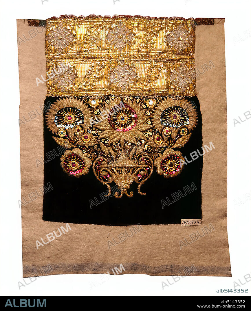 Vierländer breast cloth, gold and silver border, velvet, gold embroidery (cantilla), sequins, metal plates (partly with glass overlay), flannel, Total: Height: 28,5 cm; Width: 21 cm, traditional costumes, ornaments, floral ornaments.